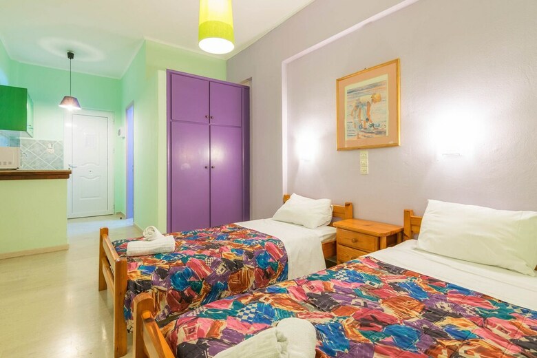 Ni-mar Studios & Apartments