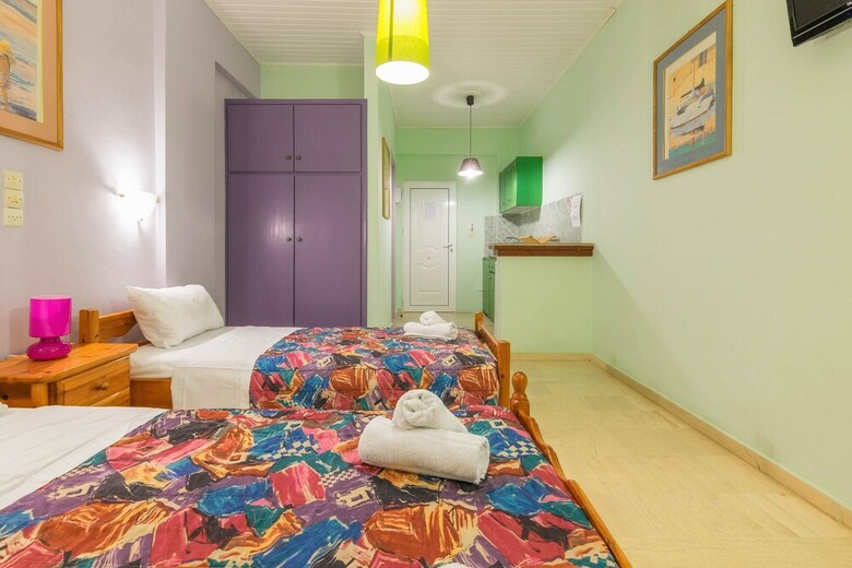 Ni-mar Studios & Apartments