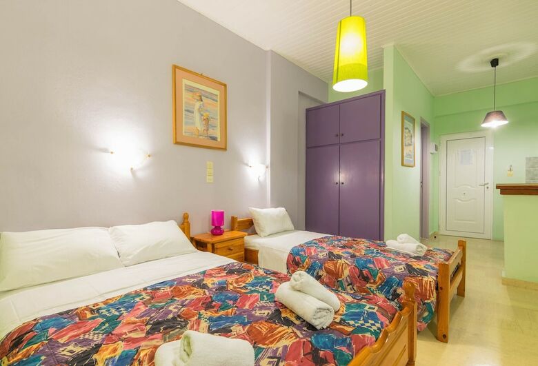 Ni-mar Studios & Apartments