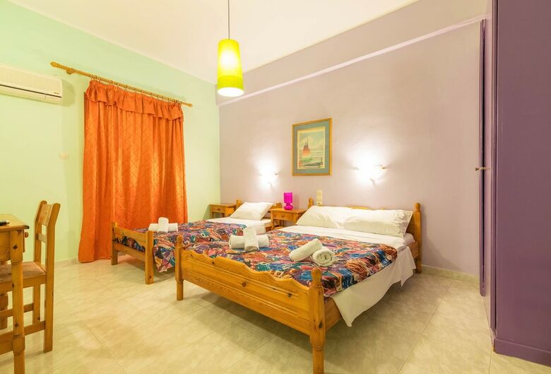 Ni-mar Studios & Apartments