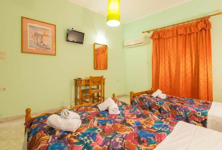 Ni-mar Studios & Apartments