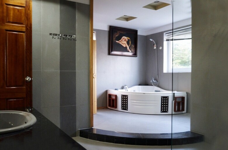 F5 Villa