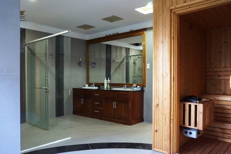 F5 Villa