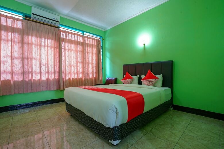 Hostal Oyo 1389 Hotel Carissima