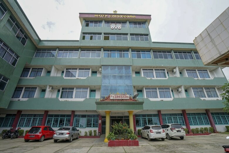 Hostal Oyo 1389 Hotel Carissima