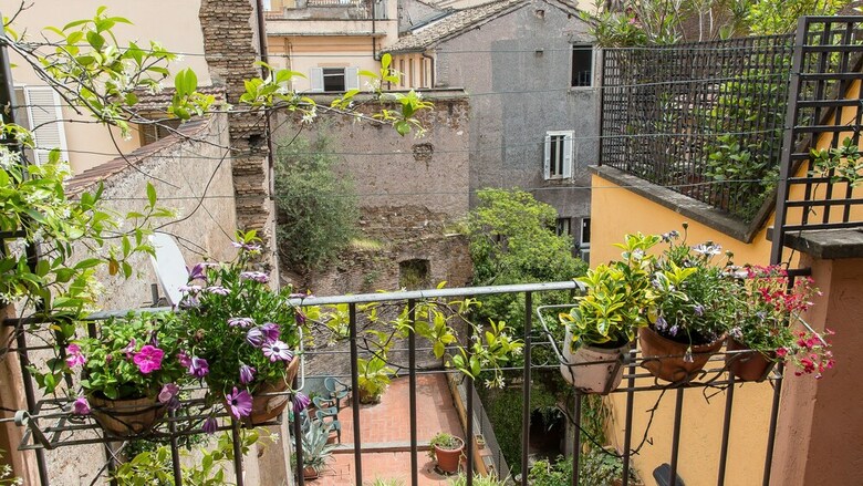 Apartamento Rental In Rome Arco Della Ciambella Penthouse