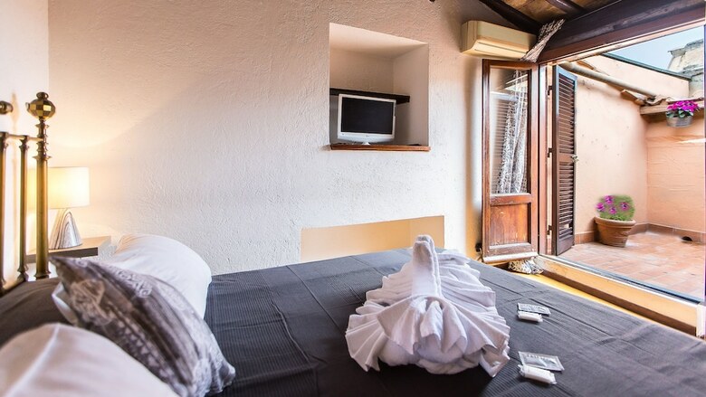 Apartamento Rental In Rome Arco Della Ciambella Penthouse