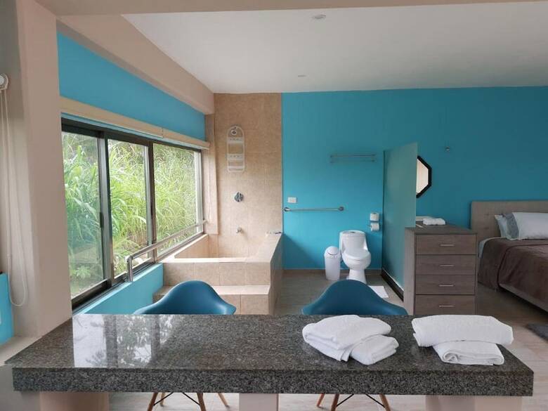 Hotel Suites Aeropuerto 24/7