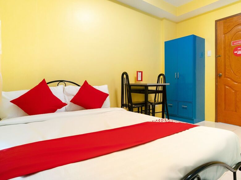 Hotel Yellow Pad