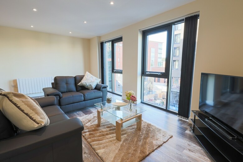 Stunning 3-bed Apartment