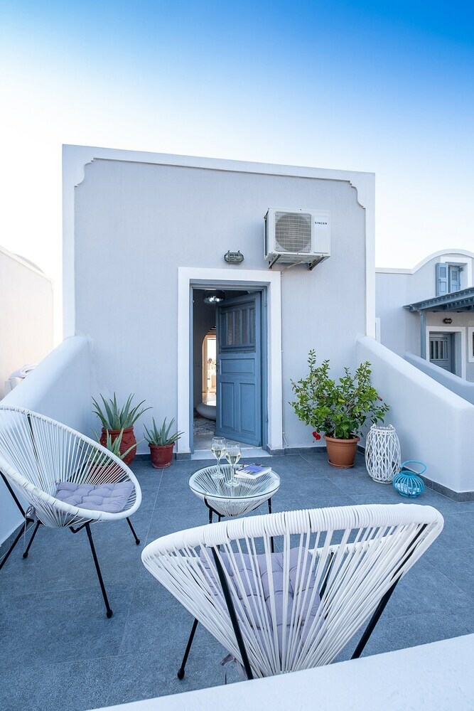 Paradise Traditional Cycladic House