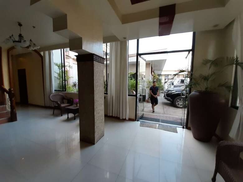 Hotel Aquari Travellers Inn