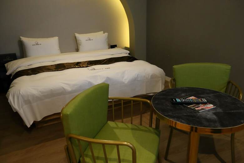 Forest 701 Hotel