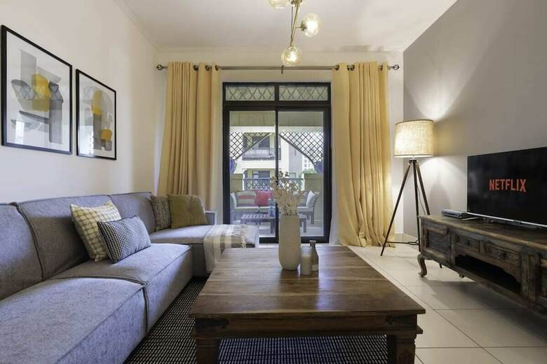 Serene Apartment In Dubai Old Town