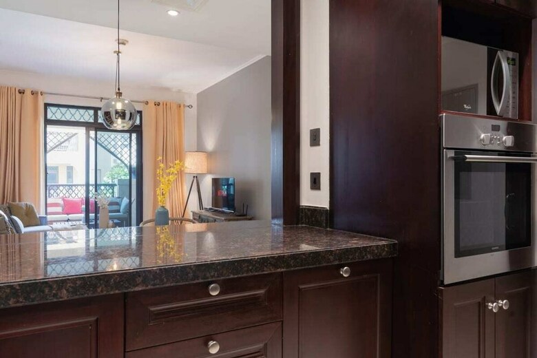 Serene Apartment In Dubai Old Town