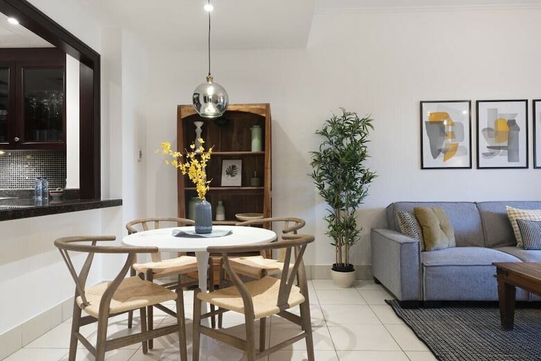 Serene Apartment In Dubai Old Town