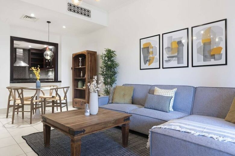 Serene Apartment In Dubai Old Town