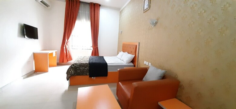 Greenwood Court Hotels & Suites