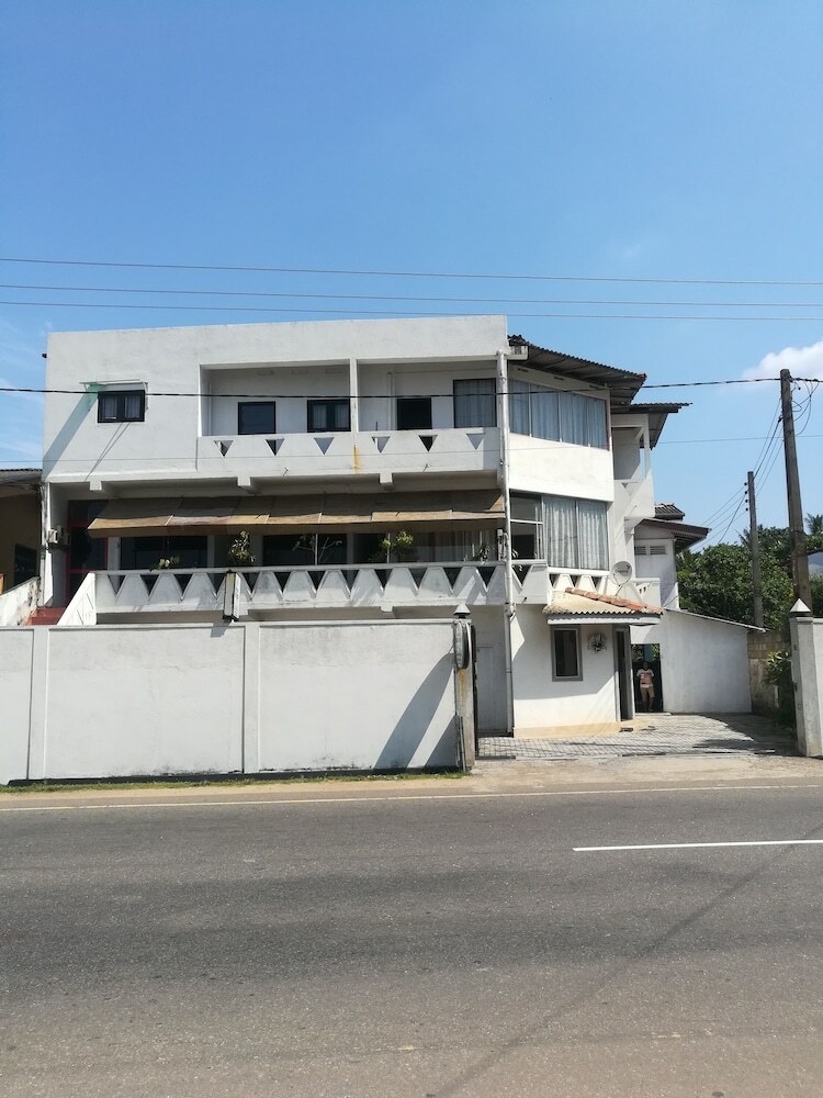Hotel Abesekara Rest House