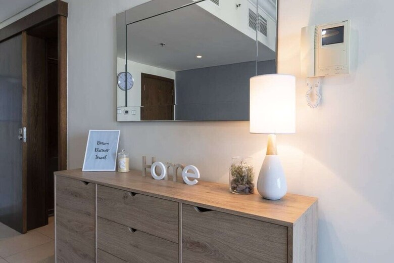 Stylish & Ideal Apartment In Downtown!