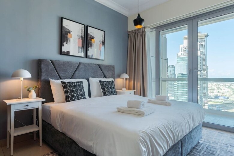Stylish & Ideal Apartment In Downtown!
