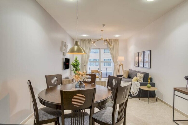 Apartamentos Spacious & Comfy Apt In Dubai Marina