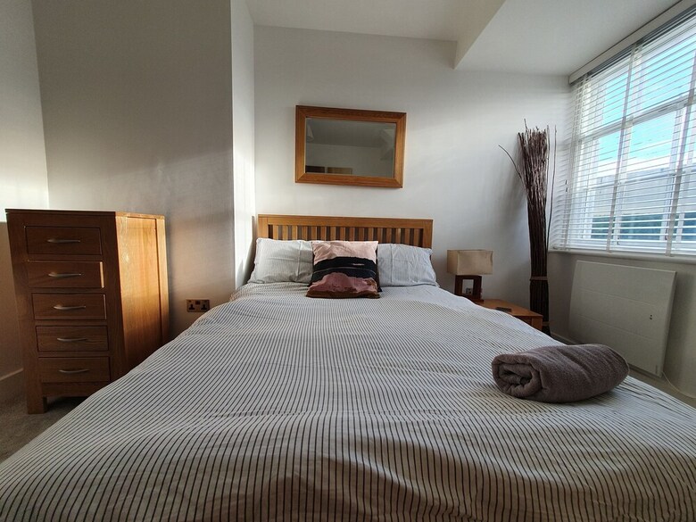 Modern Kings Road Executive Apartment