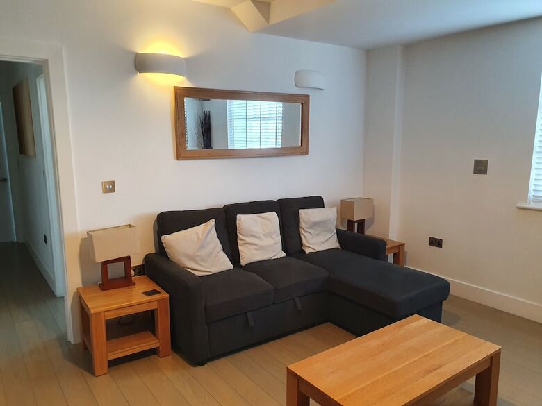 Superb Kings Road Executive Apartment