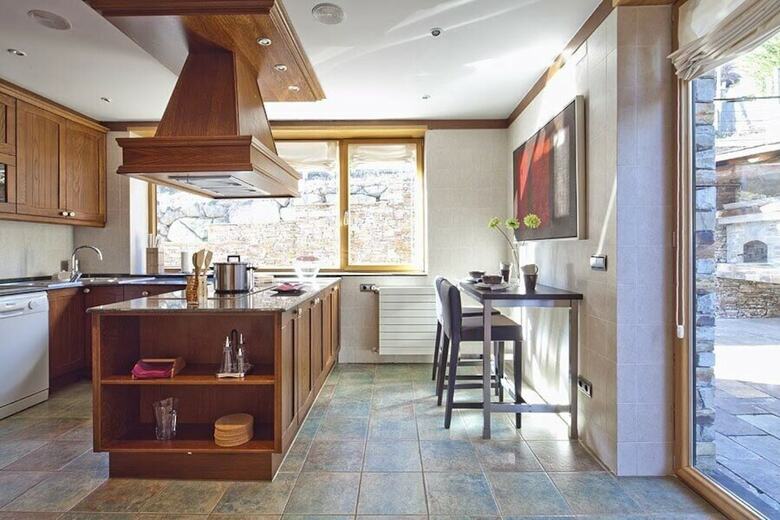Apartamentos Luderna - Casa Con Jard�n Montcorbison