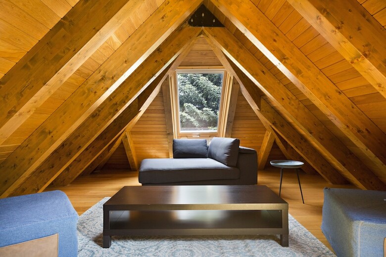 Apartamentos Luderna - Casa Con Jard�n Montcorbison