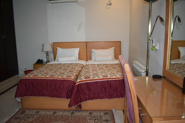Hotel Savoy Inn