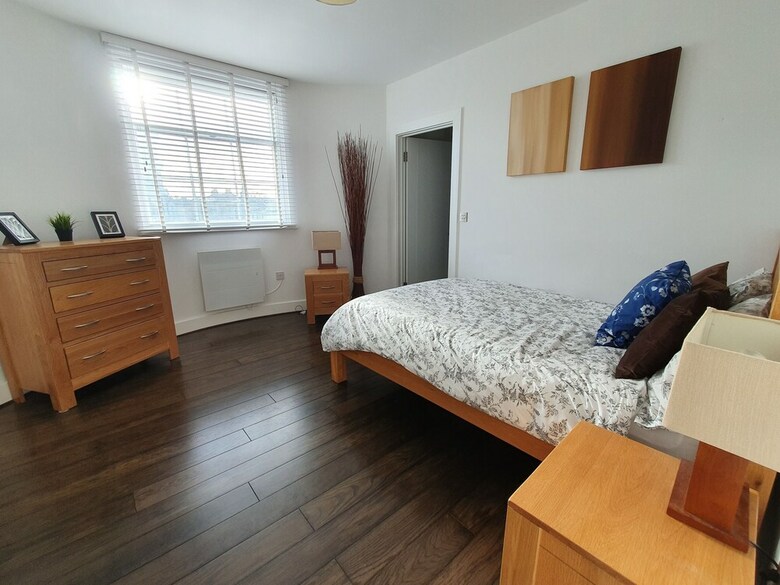 Elegant Executive Apartment In Reading