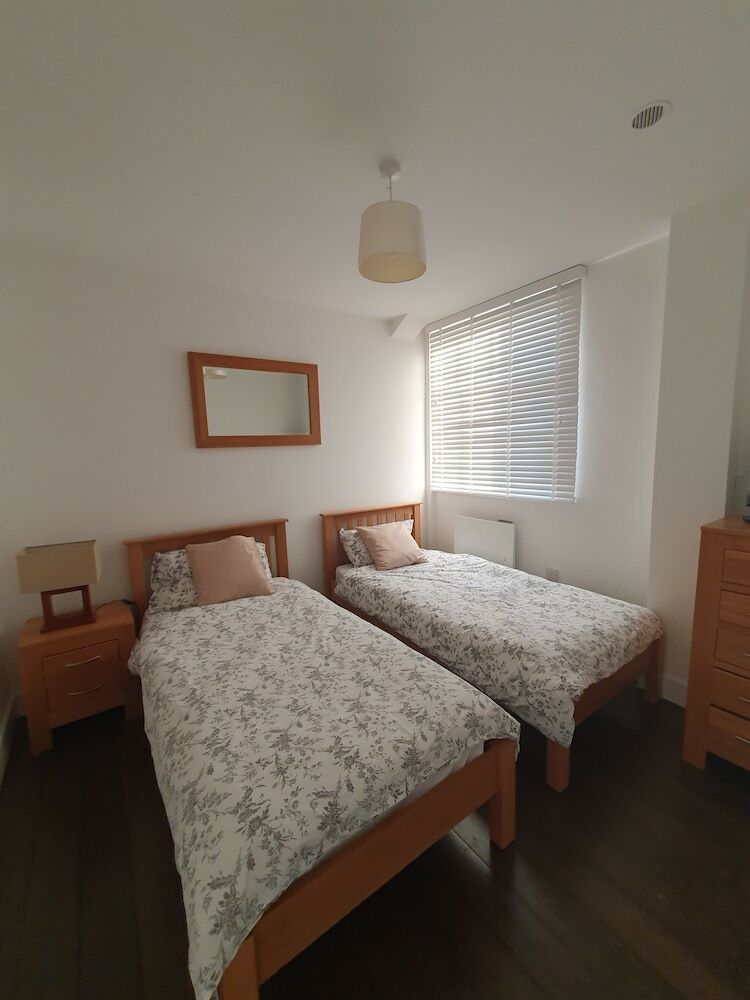 Elegant Executive Apartment In Reading