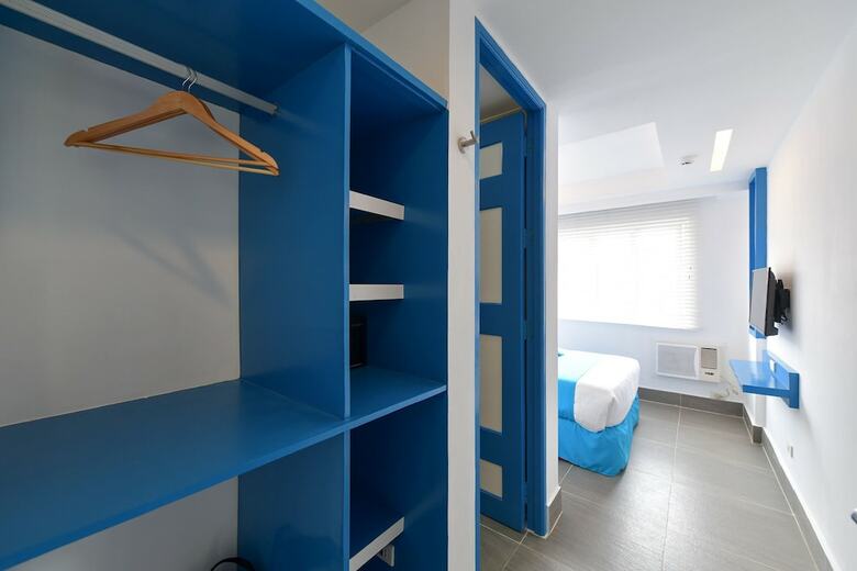 Hotel One Azul