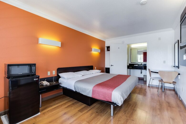 Motel 6 San Jose Convention Center