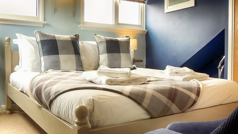 Cotswold Cottage Gems - Ivy Cottage