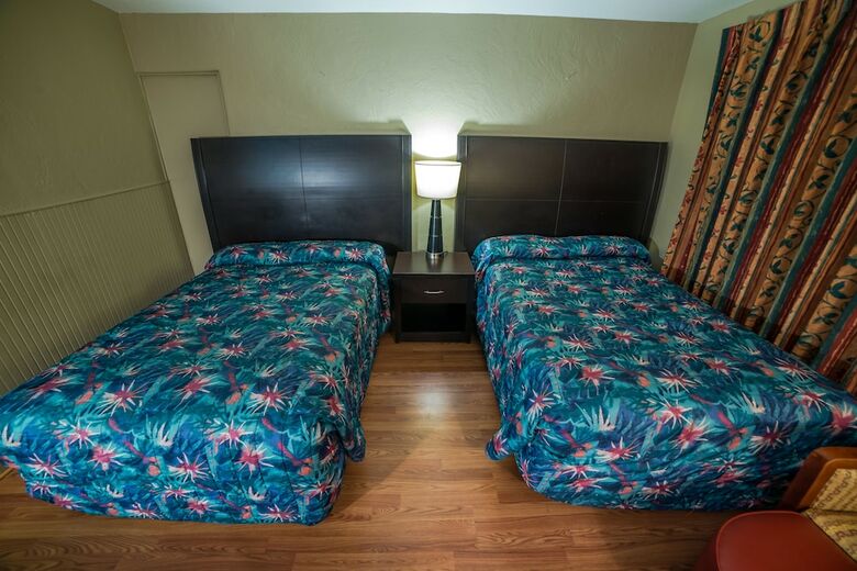 Motel Deluxe Inn