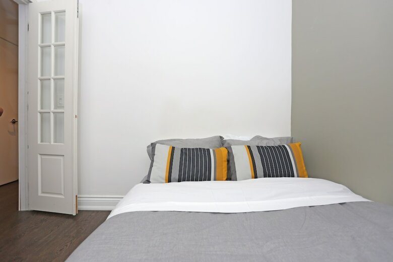 Apartamentos Waterfront Off Queens Quay
