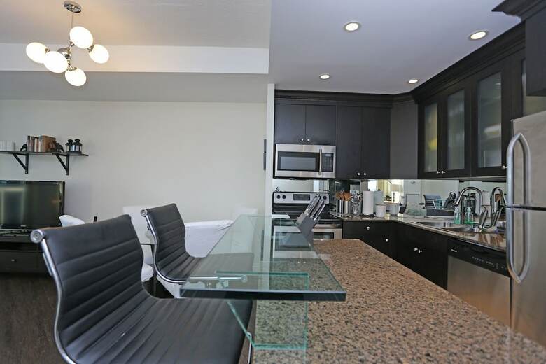 Apartamentos Waterfront Off Queens Quay