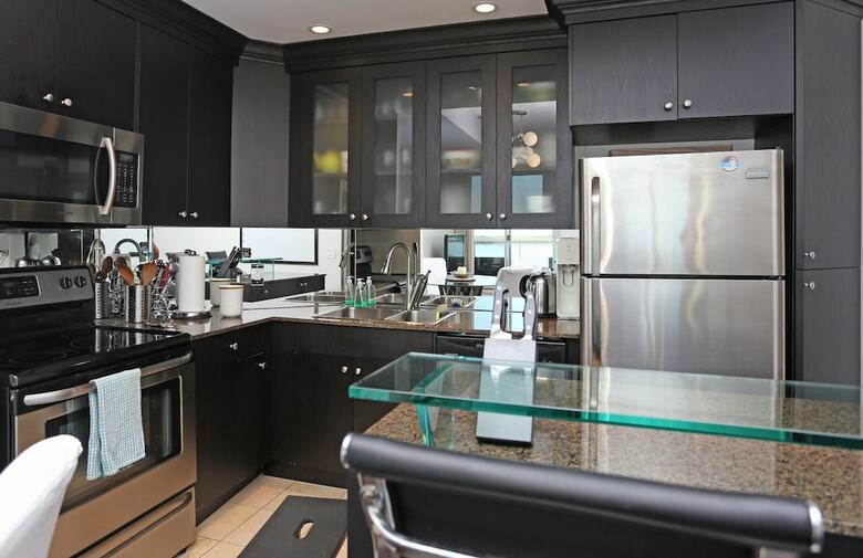 Apartamentos Waterfront Off Queens Quay