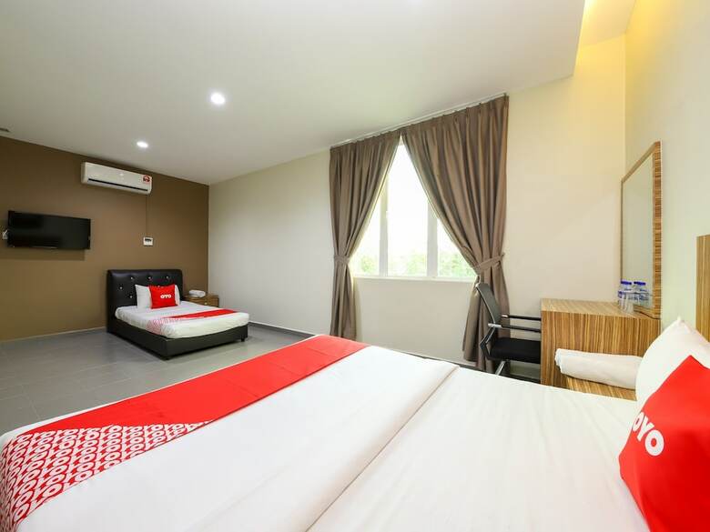 Oyo 89839 Riaz Hotel