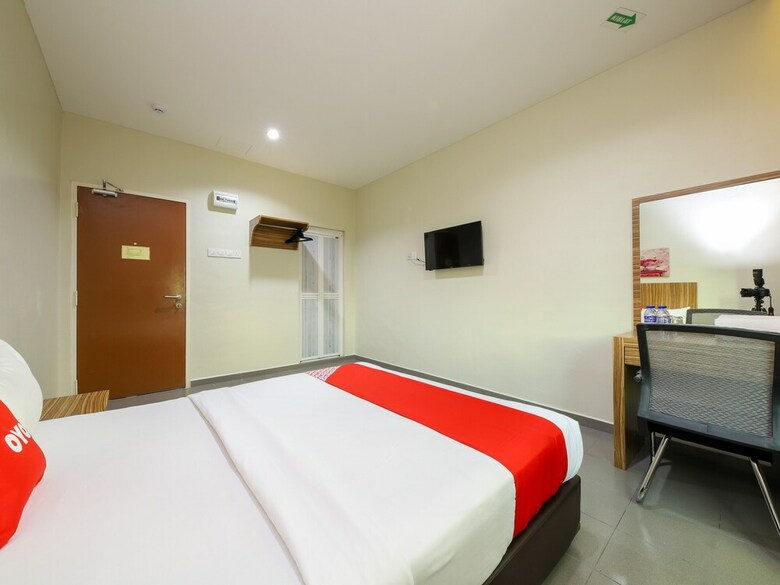 Oyo 89839 Riaz Hotel