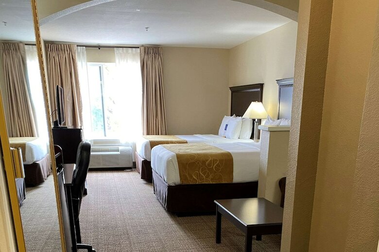 Hotel Comfort Suites
