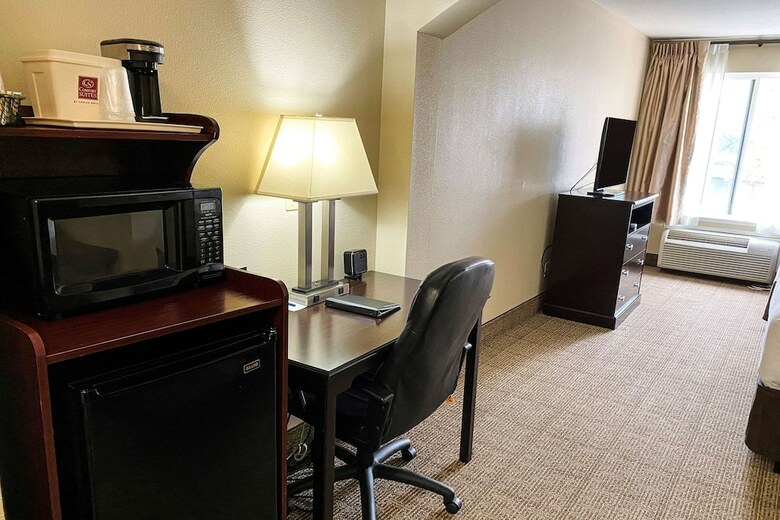 Hotel Comfort Suites