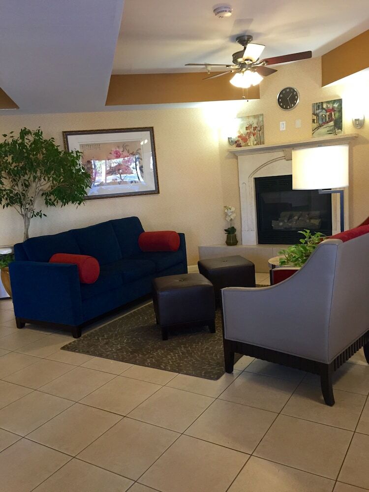 Hotel Comfort Suites