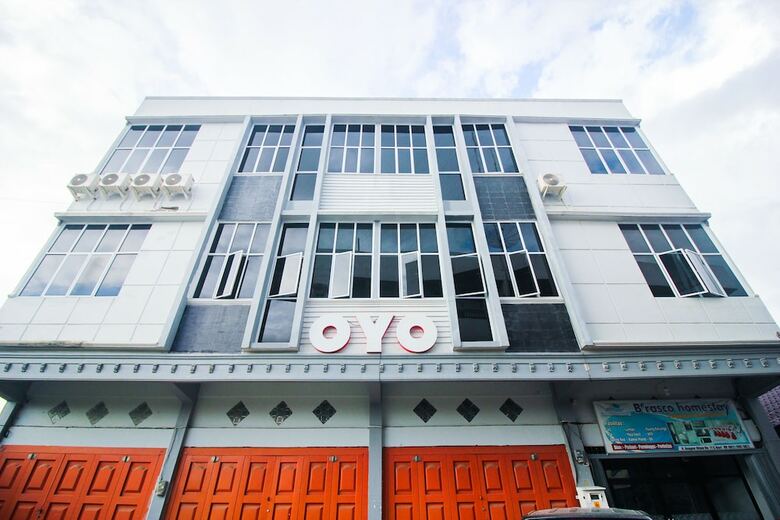 Hostal Oyo 2659 B'rasco Homestay