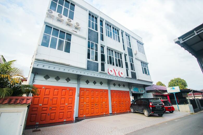 Hostal Oyo 2659 B'rasco Homestay