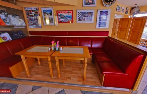 Hostal Penzion Racing