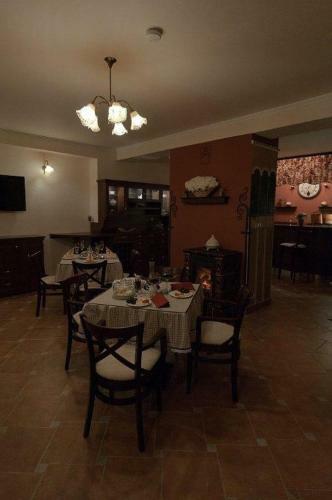 Hostal Penzion Villa Maura