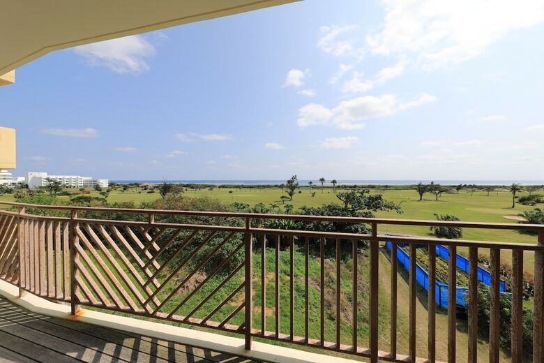City 1500 Sf 2br Condom 4f Sea View